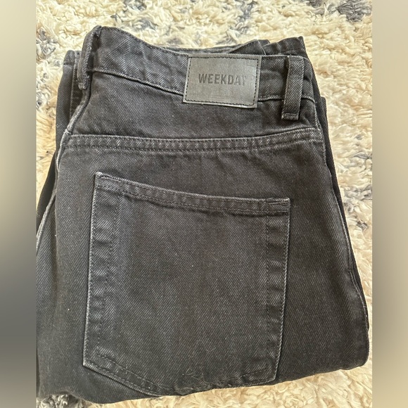 WEEKDAY Rowe High Rise Straight Leg Black Wash Jeans - Picture 6 of 9